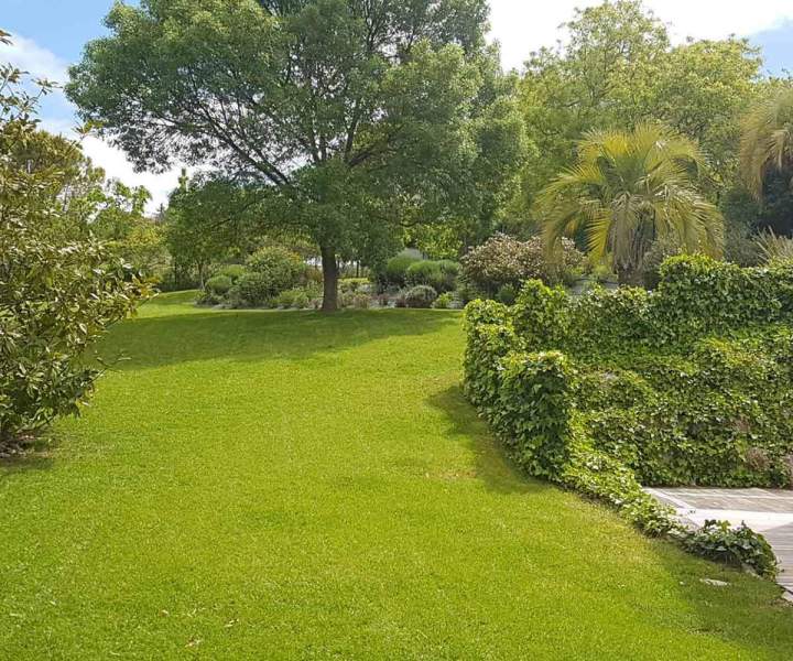 Maintenance de gazons synthétiques Le Crès